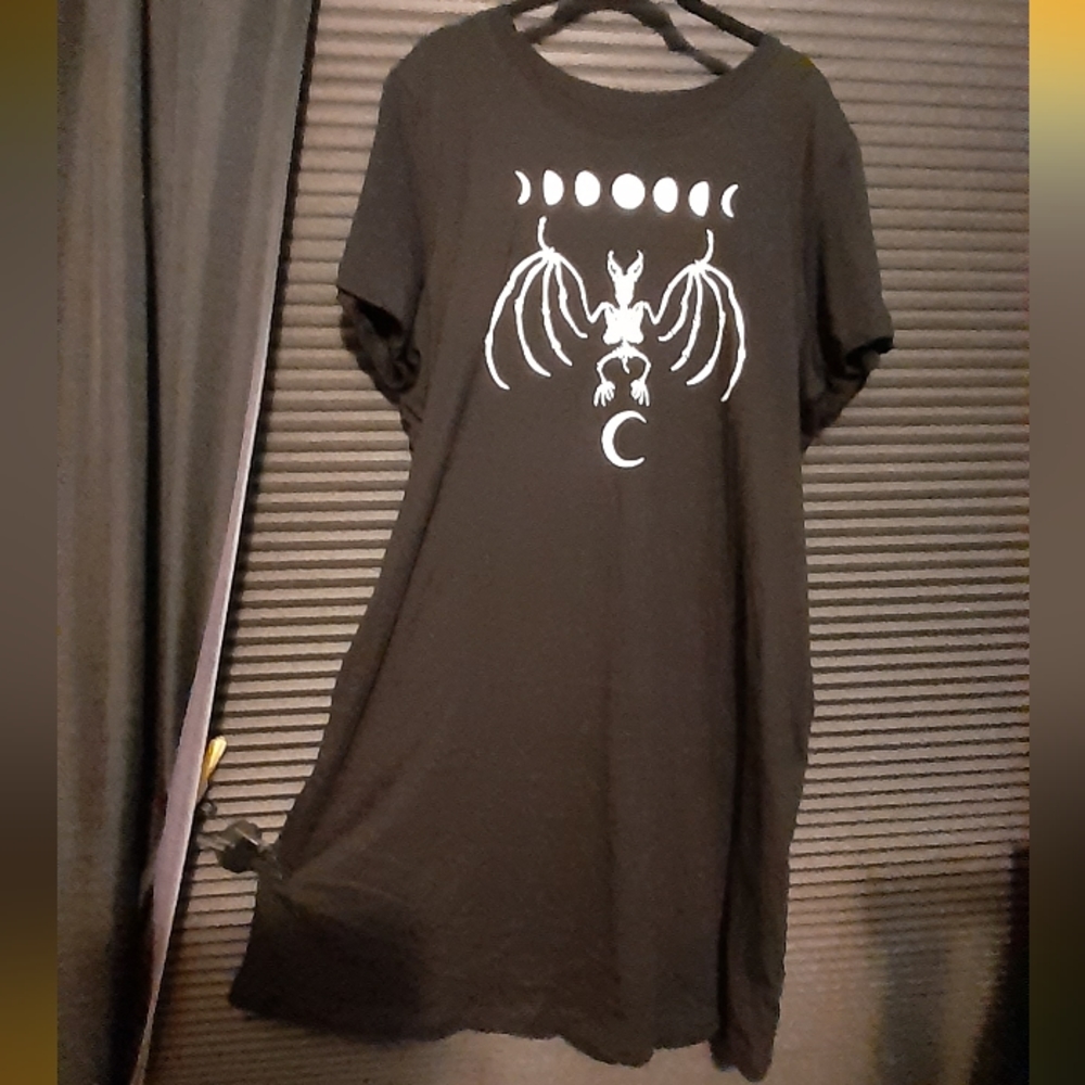 NWT Bat Wing T-Shirt Dress: O/XL